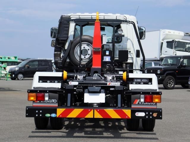 MITSUBISHI FUSOU FIGHTER 2025