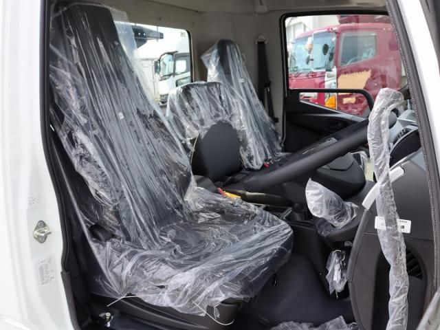 MITSUBISHI FUSOU FIGHTER 2025