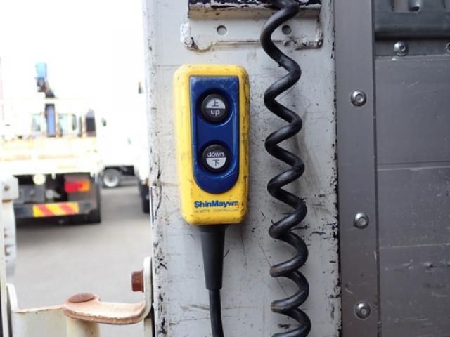 MITSUBISHI FUSOU FIGHTER 2015