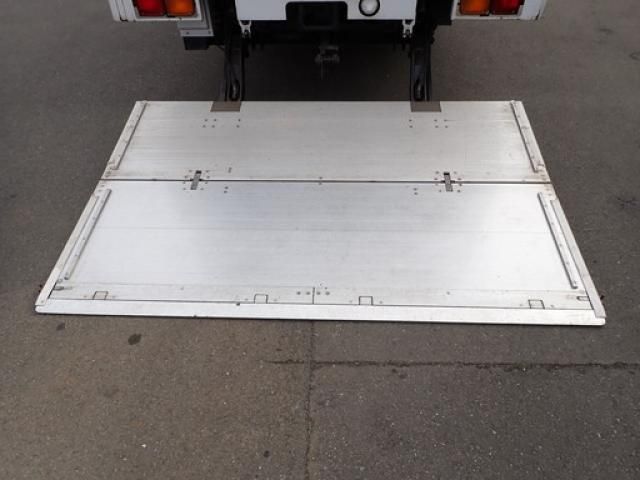 MITSUBISHI FUSOU FIGHTER 2015