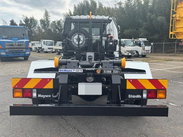 MITSUBISHI FUSOU FIGHTER 2024