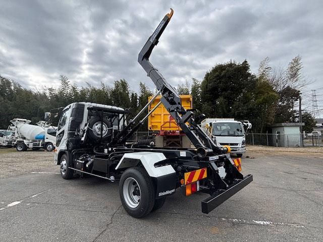 MITSUBISHI FUSOU FIGHTER 2024