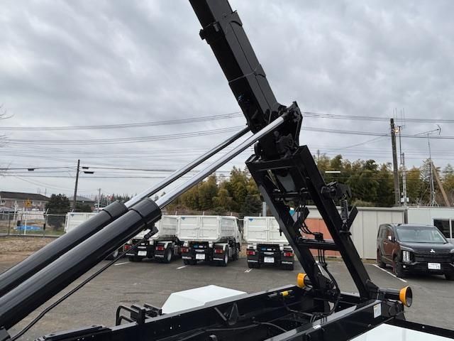 MITSUBISHI FUSOU FIGHTER 2024