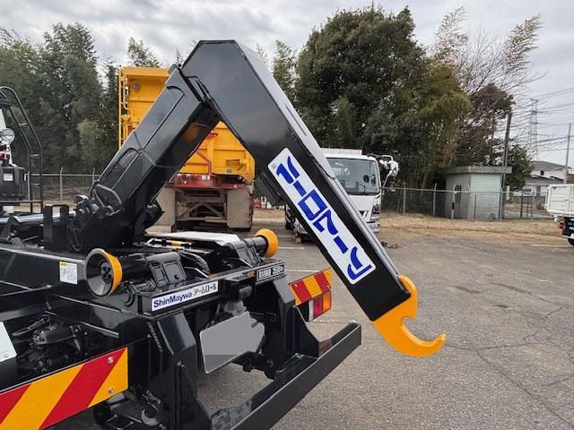 MITSUBISHI FUSOU FIGHTER 2024