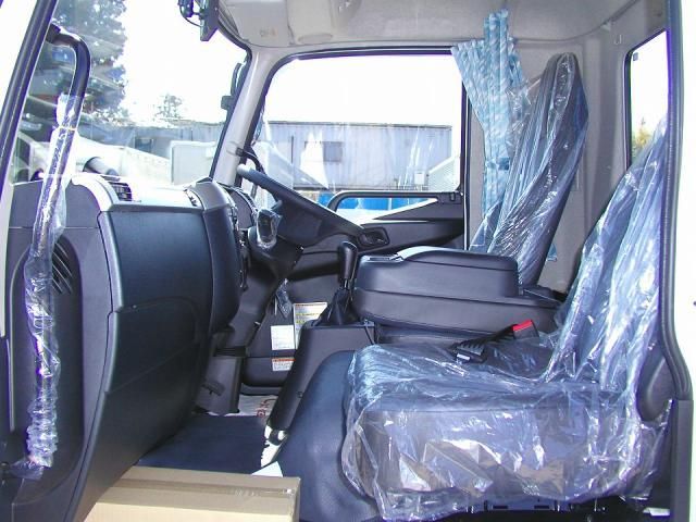 MITSUBISHI FUSOU FIGHTER 2024