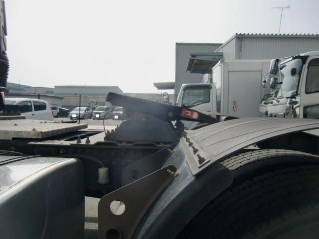 NISSAN DIESEL Quon 2019