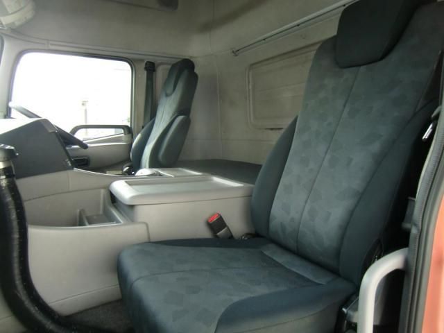 NISSAN DIESEL Quon 2019