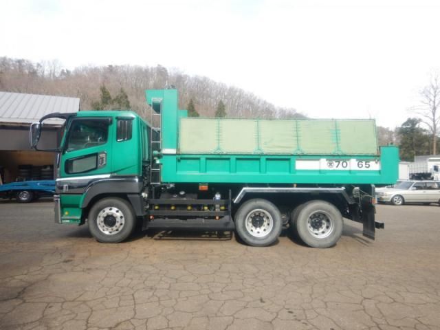 MITSUBISHI FUSOU SUPER GREAT 2011