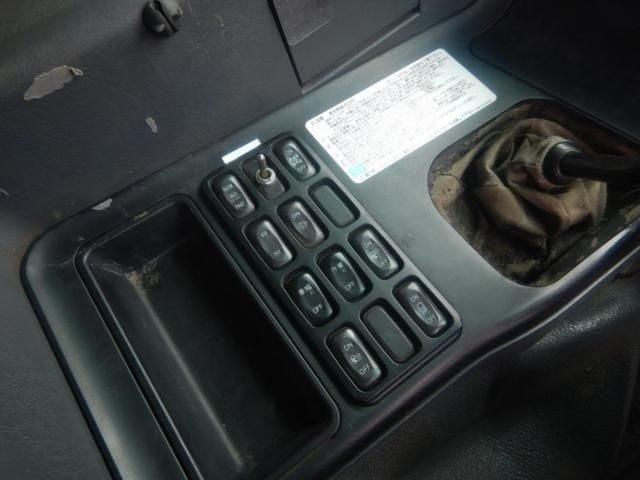 MITSUBISHI FUSOU SUPER GREAT 2011