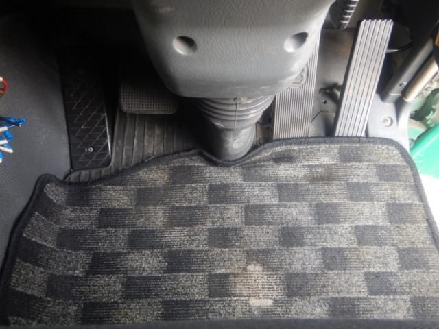 MITSUBISHI FUSOU SUPER GREAT 2011