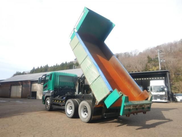 MITSUBISHI FUSOU SUPER GREAT 2011