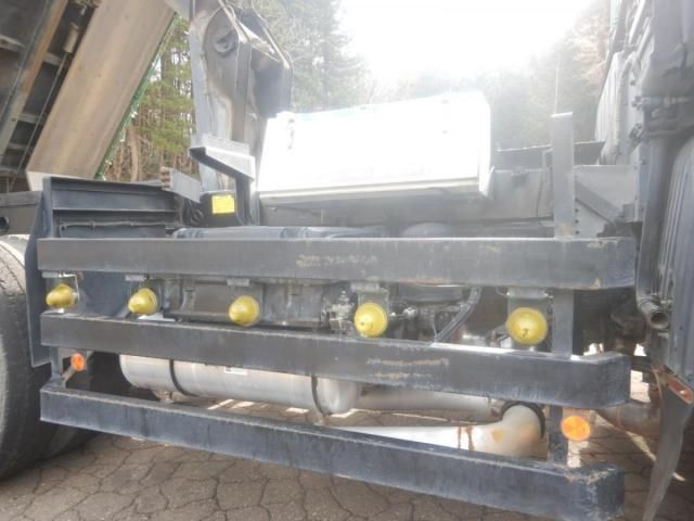 MITSUBISHI FUSOU SUPER GREAT 2011