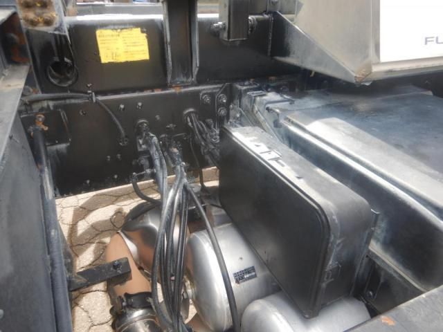 MITSUBISHI FUSOU SUPER GREAT 2011