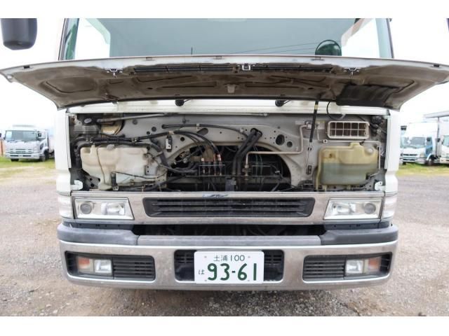 MITSUBISHI FUSOU SUPER GREAT 2004