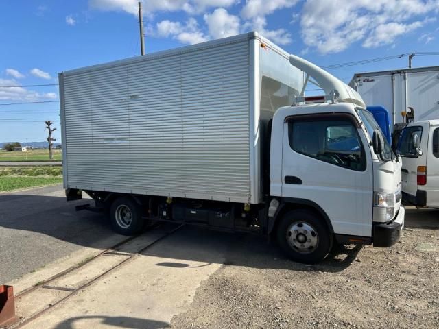 MITSUBISHI CANTER 2016