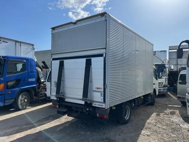 MITSUBISHI CANTER 2016