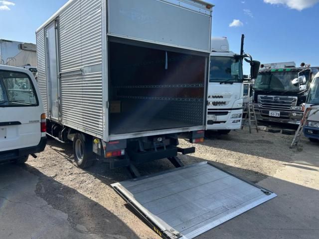 MITSUBISHI CANTER 2016