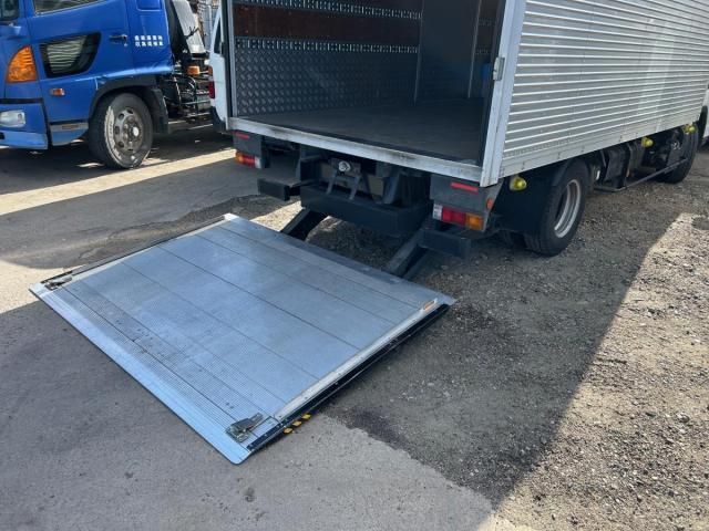 MITSUBISHI CANTER 2016