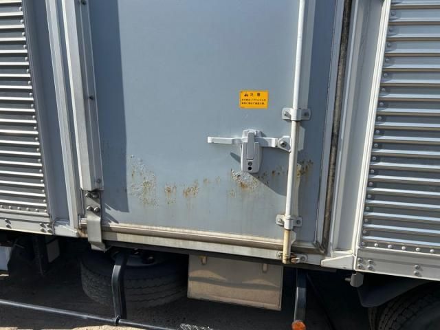 MITSUBISHI CANTER 2016