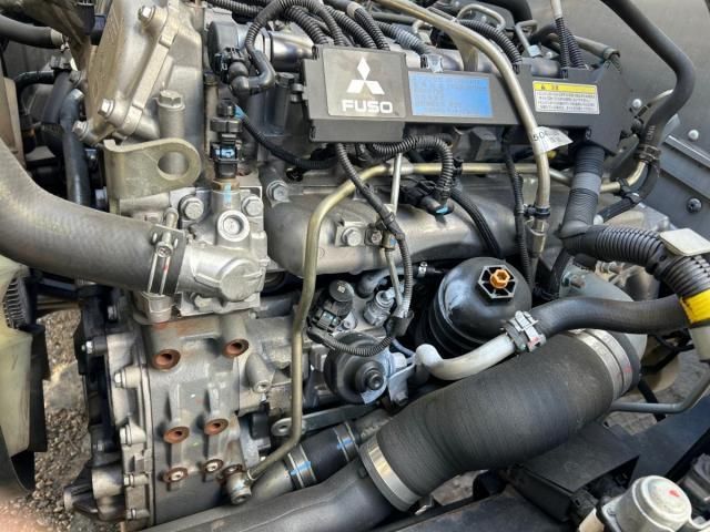 MITSUBISHI CANTER 2016