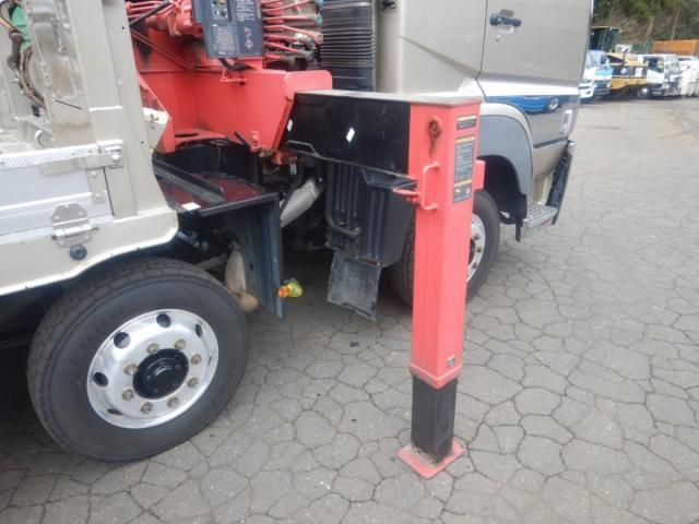 MITSUBISHI FUSOU SUPER GREAT 2014