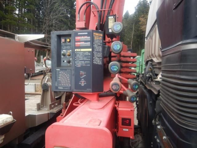 MITSUBISHI FUSOU SUPER GREAT 2014