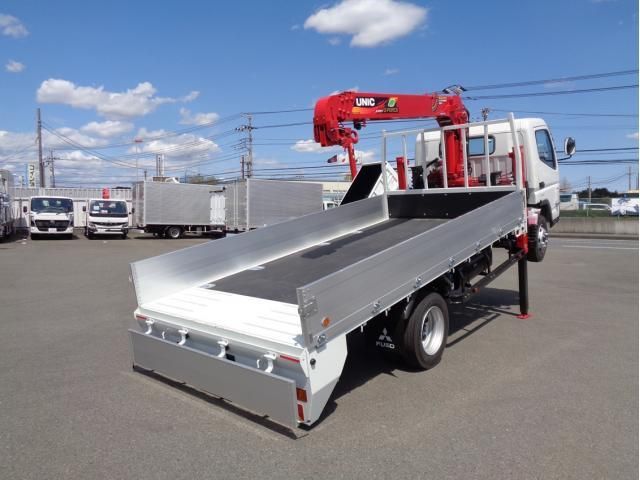 MITSUBISHI CANTER 2024