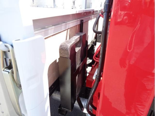 MITSUBISHI CANTER 2024