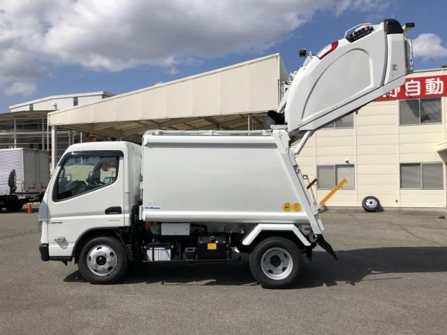 MITSUBISHI CANTER 2024