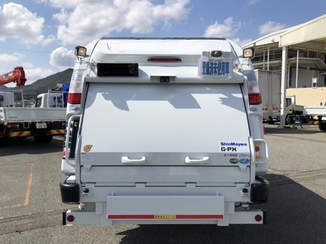 MITSUBISHI CANTER 2024