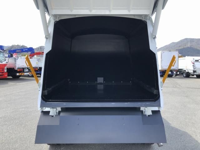 MITSUBISHI CANTER 2024