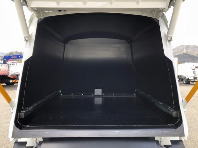 MITSUBISHI CANTER 2024