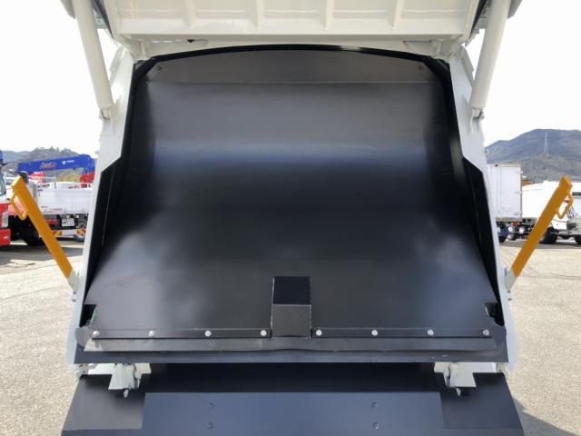 MITSUBISHI CANTER 2024