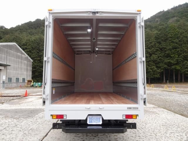 MITSUBISHI CANTER 2024