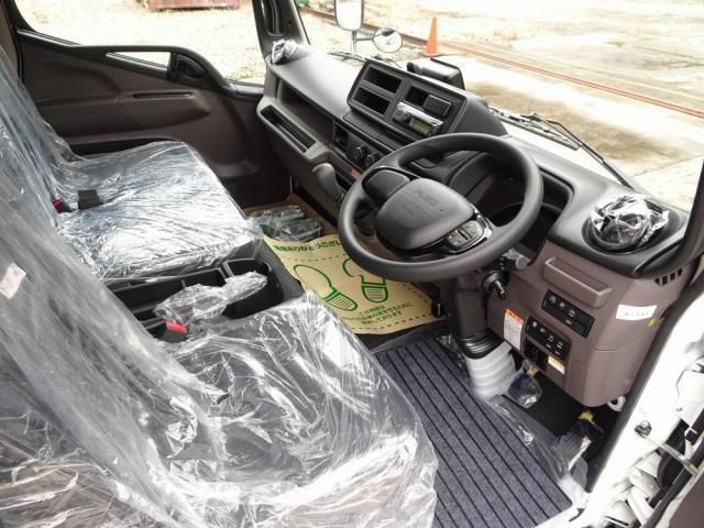 MITSUBISHI CANTER 2024