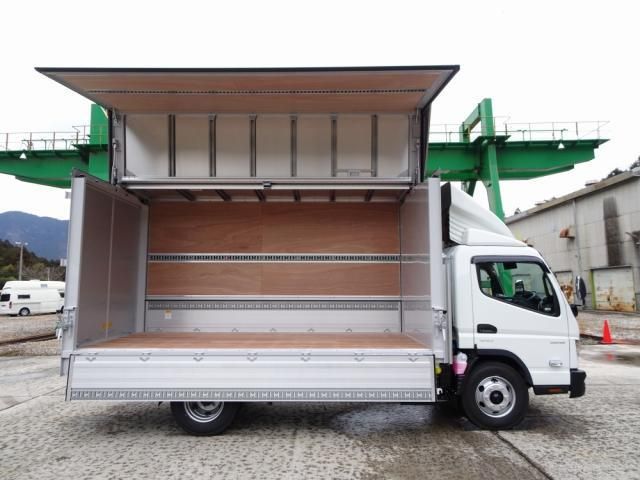 MITSUBISHI CANTER 2024