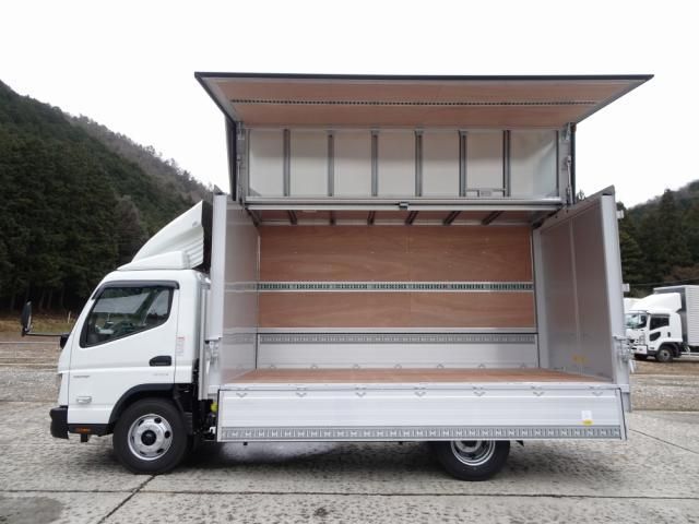 MITSUBISHI CANTER 2024