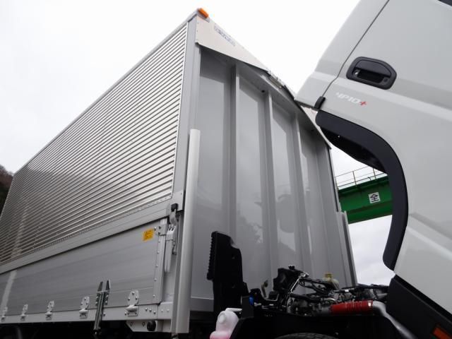 MITSUBISHI CANTER 2024