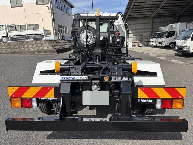 MITSUBISHI FUSOU FIGHTER 2024