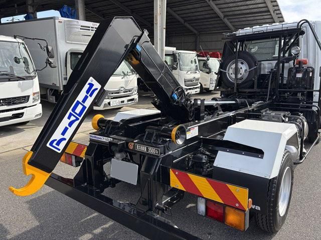 MITSUBISHI FUSOU FIGHTER 2024