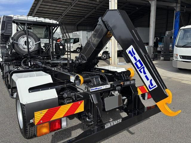 MITSUBISHI FUSOU FIGHTER 2024