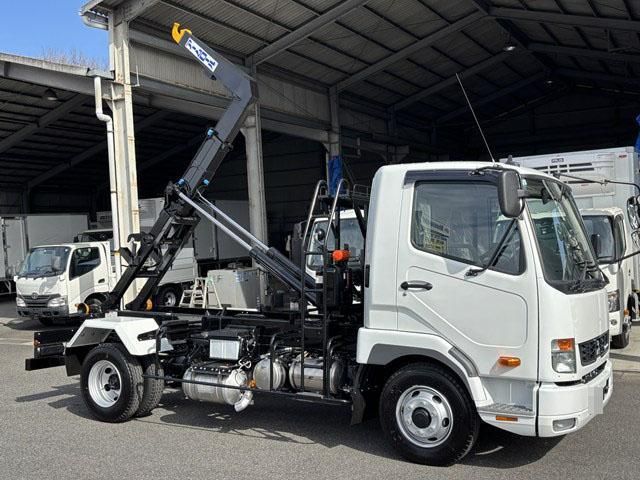 MITSUBISHI FUSOU FIGHTER 2024