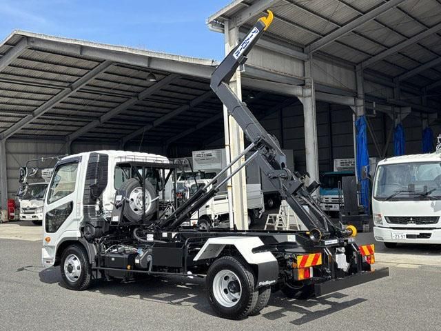 MITSUBISHI FUSOU FIGHTER 2024