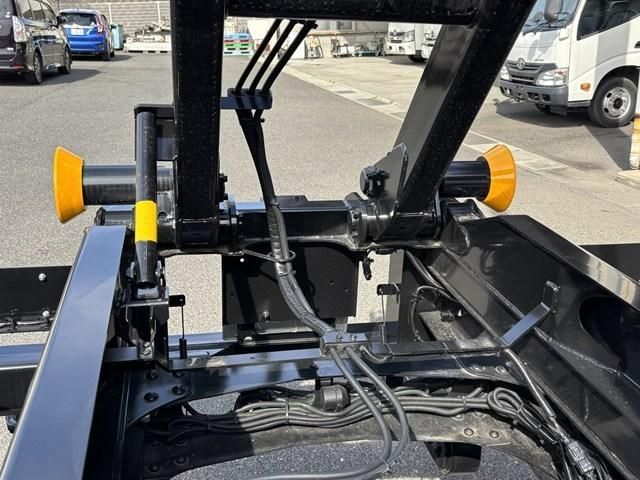 MITSUBISHI FUSOU FIGHTER 2024