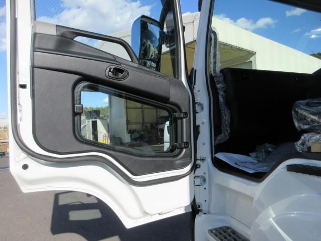 MITSUBISHI FUSOU SUPER GREAT 2024