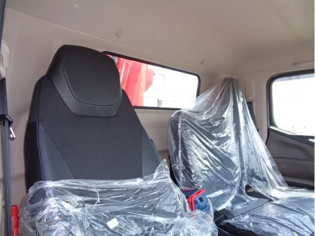 MITSUBISHI CANTER 2024