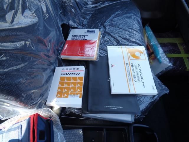 MITSUBISHI CANTER 2024