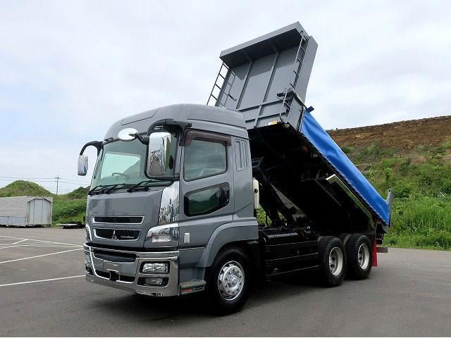 MITSUBISHI FUSOU SUPER GREAT 2015