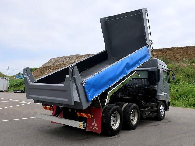 MITSUBISHI FUSOU SUPER GREAT 2015