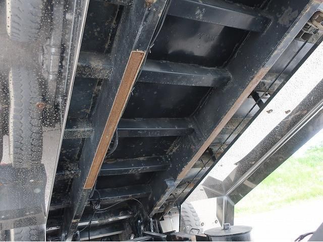 MITSUBISHI FUSOU SUPER GREAT 2015